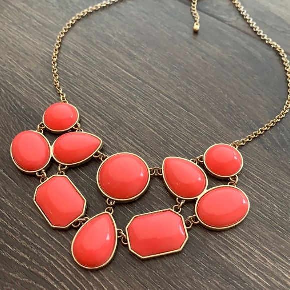 Jewelry - Pink acrylic statement necklace in gold tone setting